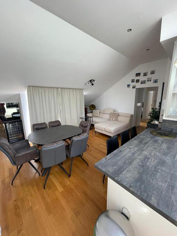 Luxury Penthouse Queen Apartment Split Exterior photo