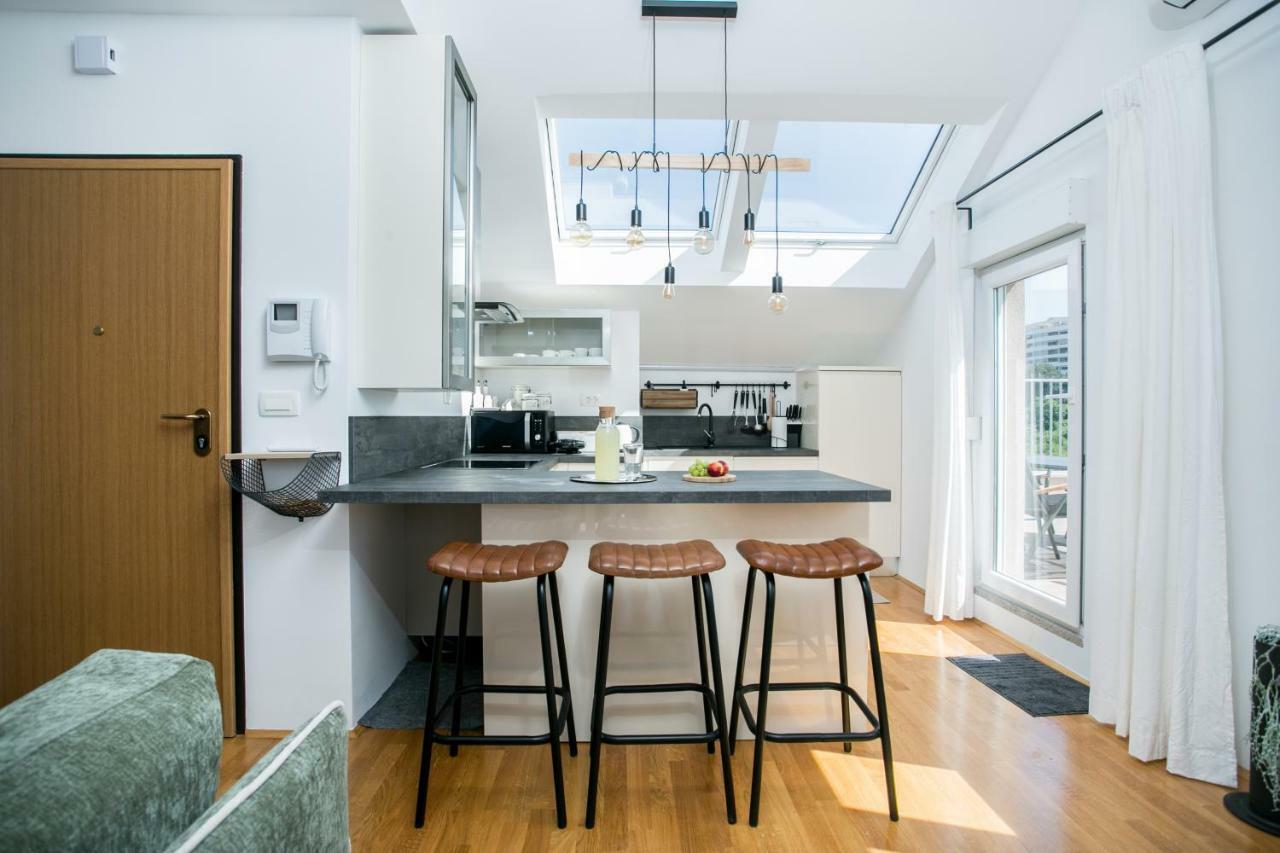 Luxury Penthouse Queen Apartment Split Exterior photo